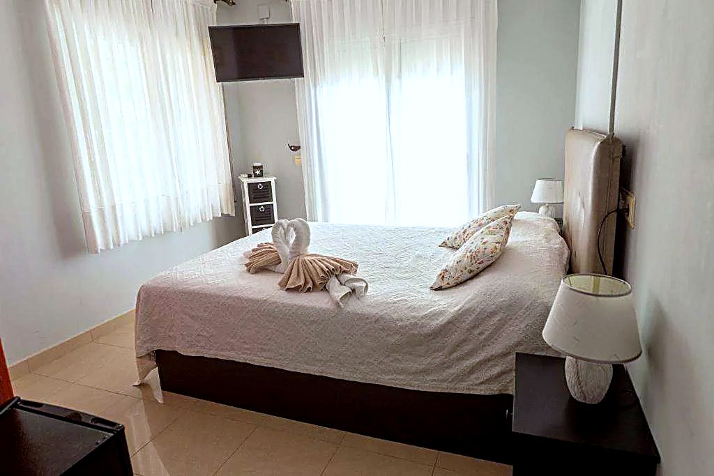 Habitación doble con balcón y vistas al mar 1 — 3